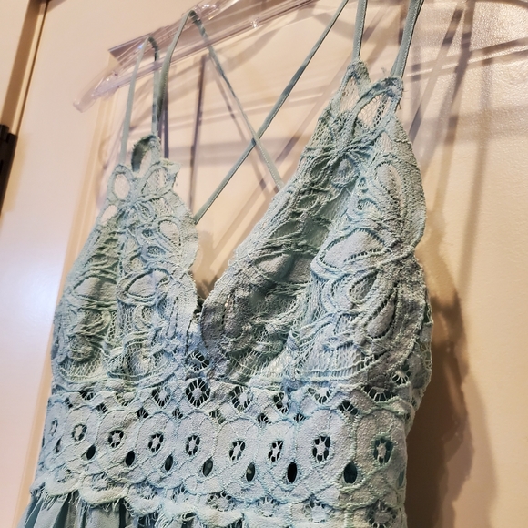 Love Tree Tops - 🌺 2/$15 or 3/$20 Aqua color lace detailed spaghetti strap little top.